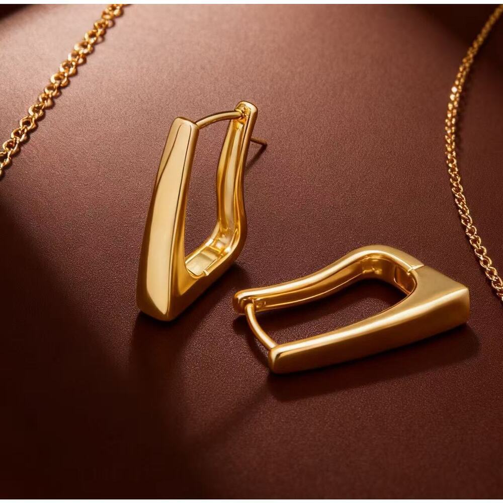 Smooth double-pointed earrings for women